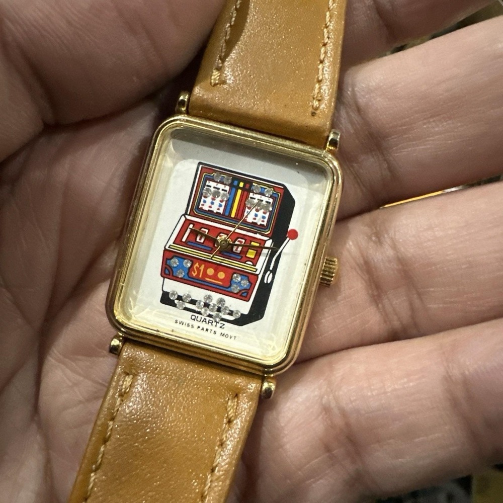 Working Vintage Game Machine Swiss Watch Unisex Gold Tone 26mm Quartz Runs